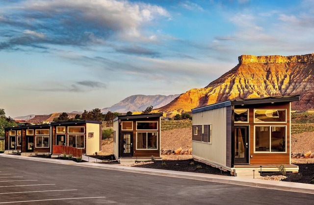 Zion Retreat: Brand New Tiny Home w/ King Bed, Full Kitchen & Kids Loft #8