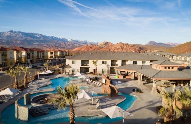 Zion Village 339 3 Bed, 2 and a half Bath, Game Systems, Mister System, and Community Pool