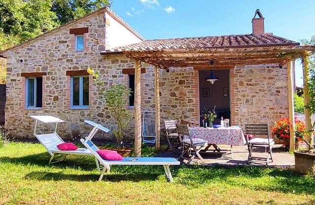 Encantadora casa de vacaciones toscana, zona tranquila y relajante, jardín privado