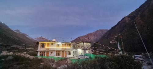 Zomsa Homestay Chitkul