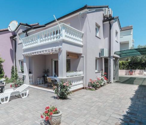 ZSA ZSA HOLIDAY HOME