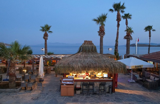Zuzuu Beach Hotel