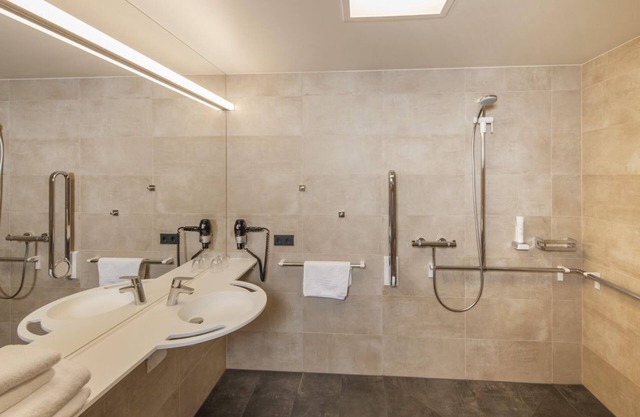 Zweibettzimmer Komfort mit Balkon - Gästehaus St. Michael