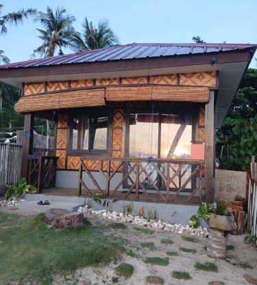 Zyrine Homestay - Seawall Side