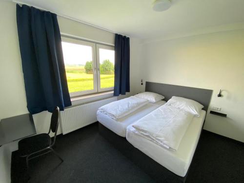 Zzzimple - Self Check In & Free Parking