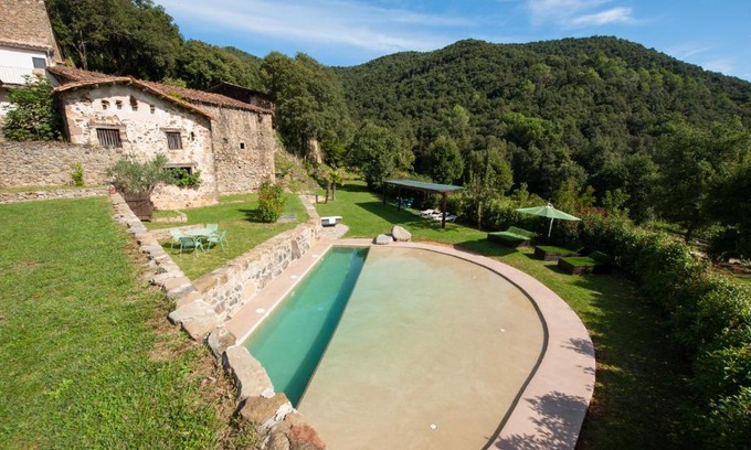 Santa Pau Villa | Únic i Singular