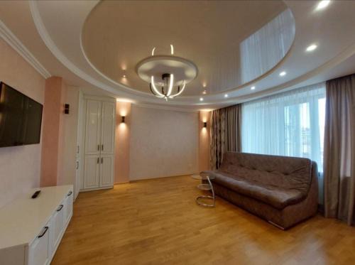 Lutsk Apartamento | Класичний Люкс біля Порт сіті