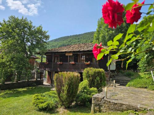 Apriltsi Villa | Къща за гости Хитър Петър