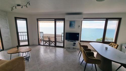 Sveti Vlas Apartamento | Под наем 4-стаен Апартамент с Изумителна фронтална гледка море, Sun Coast resort Свети Влас