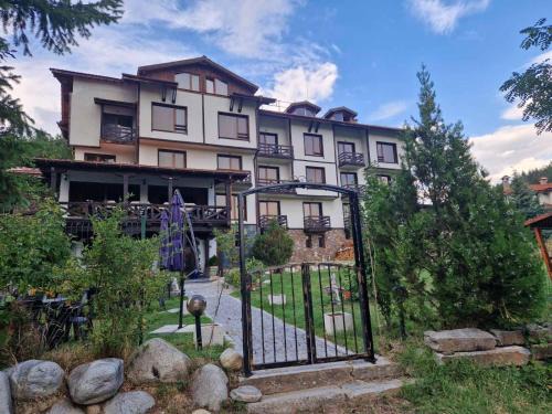 Dobrinishte Hotel | Семеен хотел Света Марина