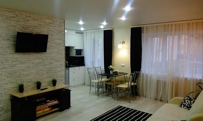 Veliky Novgorod Apartamento | Трёхкомнатная квартира у Кремля в краткосрочный найм