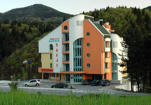 Smolyan Hotel | Хотел Дикас