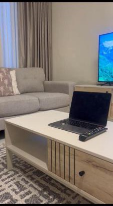 Mirbat Apartamento | بناية الكورنيش