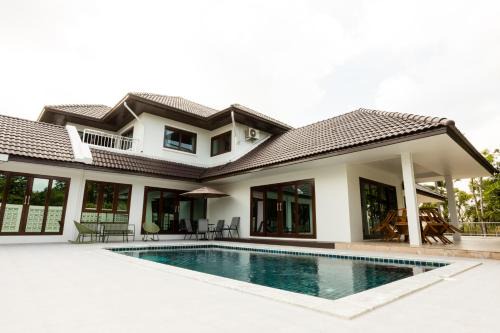Nakhon Si Thammarat Casa | จงเจริญเฮ้าส์ Jongcharoen's house