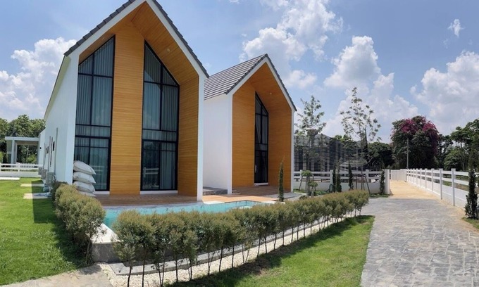 Pong Ta Long Villa | วิลล่า 4 ห้องนอน พร้อมสระว่ายน้ำและโต๊ะพลู