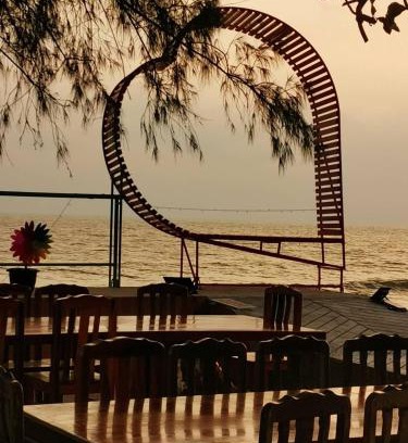 Chaiya Casa | ไชยาซีวิวโฮมสเตย์ (Chaiya Seaview Homestay)