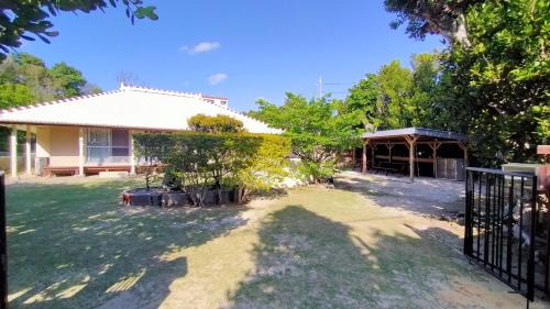 Motobu Casa | 古民家コテージ やんばるの家 "Yanbaru house" Traditional Okinawa Cottage