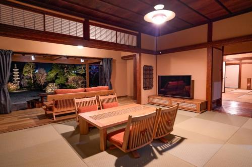 Hojo Casa | 旧邸貸別荘 南壽庵