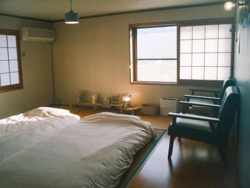 Mima Casa | 泊まれる本屋 まるとしかく