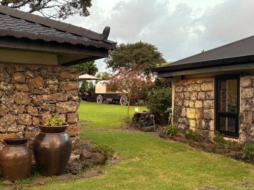 Gujwa Casa | 임진고택 and 마차글램핑 Imjingotaek Hanok Stay Jeju Traditional House LP Cozy House, Wagon stay