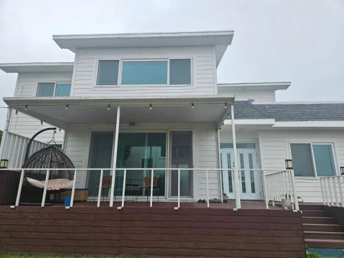 Daecheon-dong Casa | 조은하우스 서귀포 독채펜션