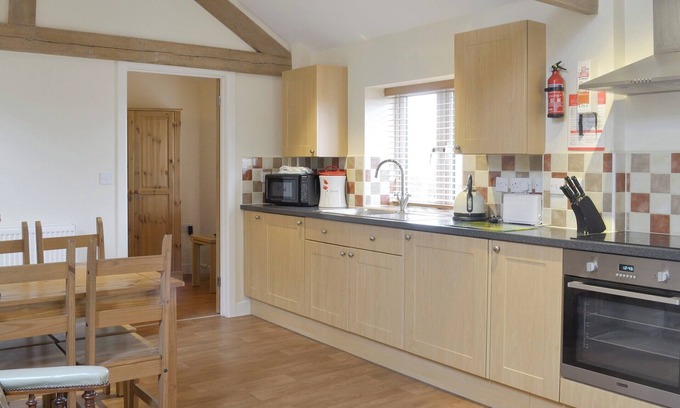 Broad Hinton Cabaña | 1 bedroom accommodation in Binknoll, near Royal Wootton Bassett