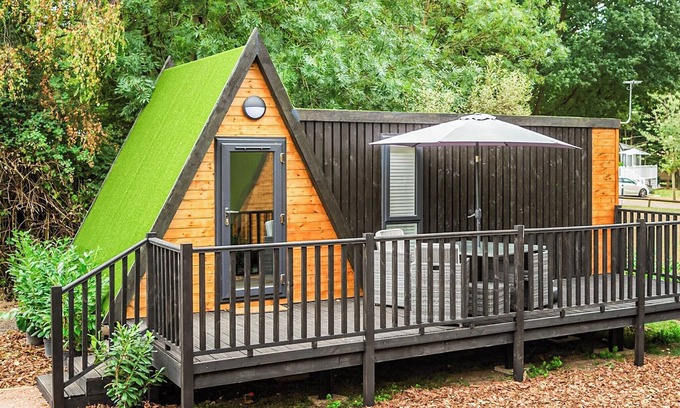 Bumble's Green Cabaña | Alojamiento de 1 habitaciones en Sewardstone