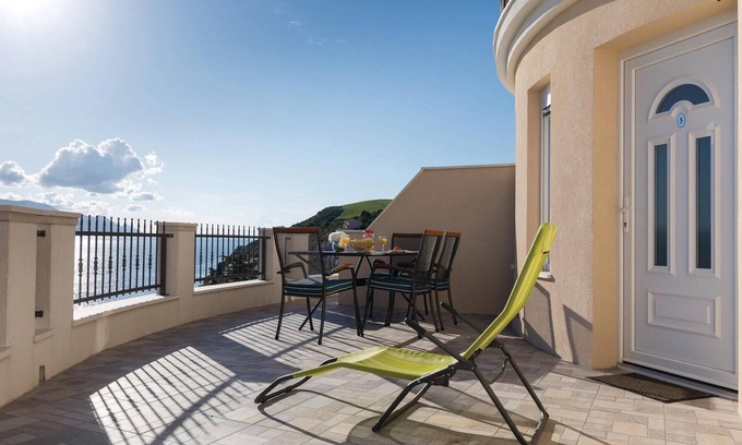 Komarna Apartamento | Increíble apartamento de 1 dormitorio.