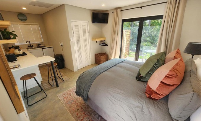 Mbombela Apartamento | 1 Bedroom self catering cottage.