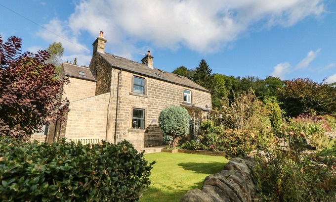 Hathersage Cabaña | 1 ORCHARD VIEW, character holiday cottage in Hathersage