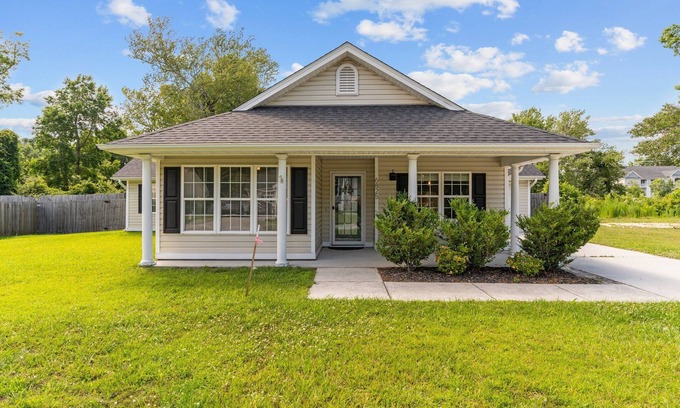 Kings Grant Casa | 1-Story Home - Minutes from Wrightsville Beach -Bring Your Dog!!