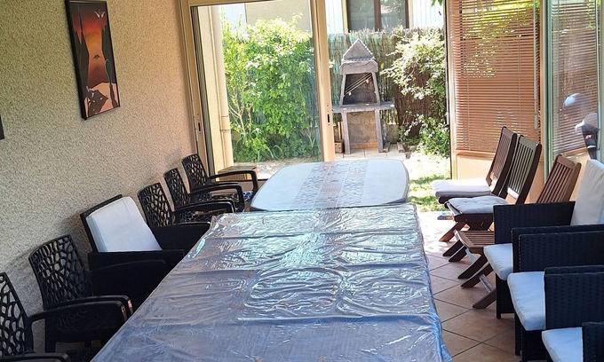 Ruy-Montceau Casa | 10 minutes from downtown and the train station; reverse duplex awaits you!