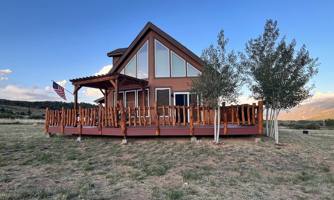 Salida Casa | ¡A 10 minutos de la zona de esquí Monarch y a 10 minutos de Salida!