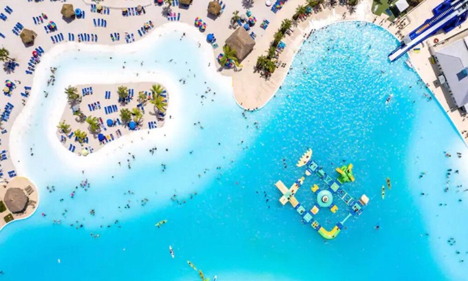 Wesley Chapel Casa | 10 room 6BR Room Saddlebrook Golf Resort Villa