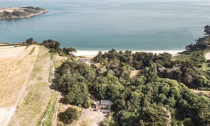 Saint-Coulomb Villa | 100 m from the sea, Natura 2000, Cancale/St Malo, 4/6 people, Eco Responsible, Dog