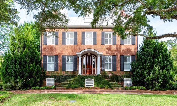 Fairhope Casa | 109 Top 2 Floors the Church St Collection with Pool