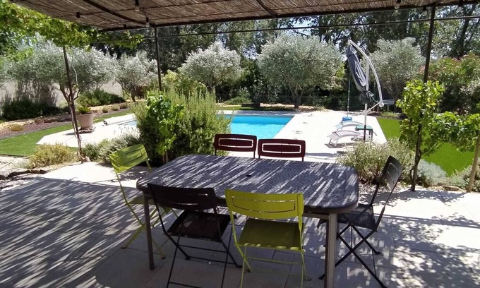 Cairanne Casa | Casa de 110m² de una sola planta con piscina.