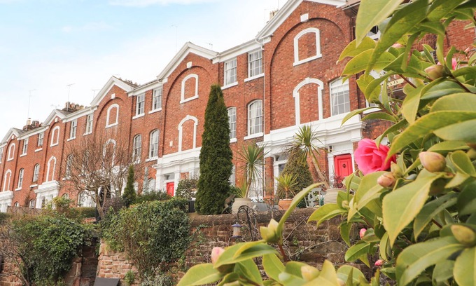 Chester Cabaña | 12 Deva Terrace, CHESTER