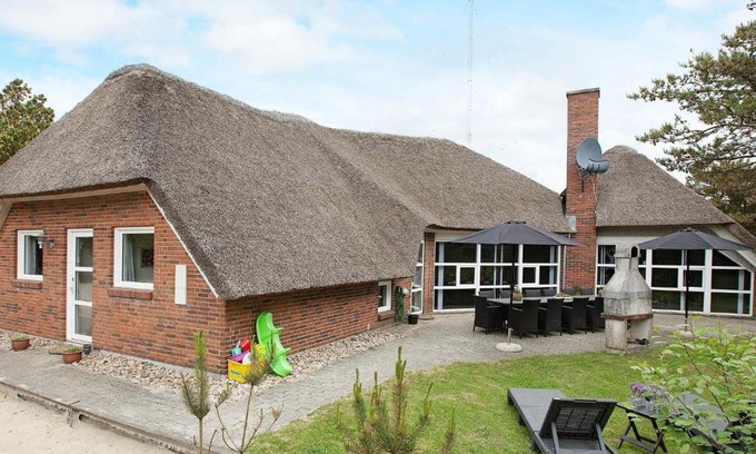 Blavand Strand Casa | 12 person holiday home in Bl vand