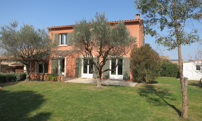 Saint-Paul-Trois-Chateaux Casa | 120m² villa with swimming pool and garden close to nature and amenities