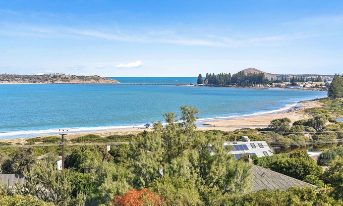 McCracken Casa | 13 La media luna, puerto de Victor