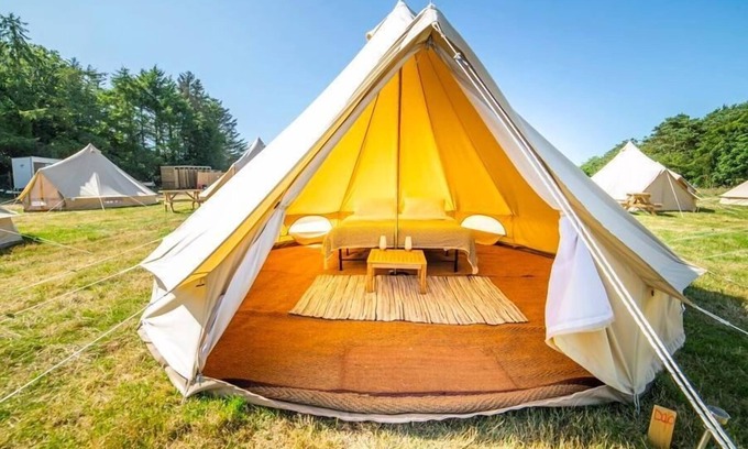 Llanfaethlu Cabina | 13 'Zaniah' Bell Tent Glamping Anglesey