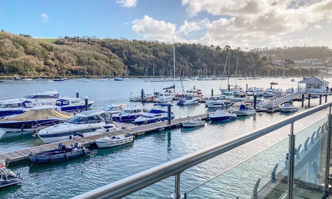 Dartmouth Cabaña | 15 Dart Marina