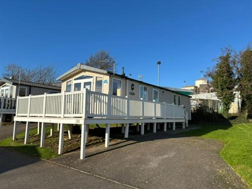 Exmouth Cabina | 15 Ivy Close, 3 Bedroom Caravan, Pet Friendly