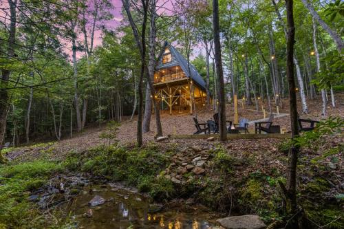 Morganton Casa | 15 min to Town Creekside Hot Tub Fire Pit