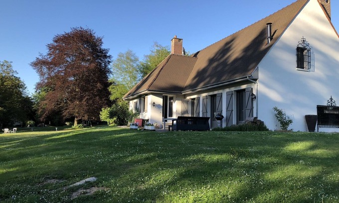 Ermenonville Casa | Casa de familia 14 pers. En un dominio privado de 10 hectáreas, a 1 hora de París.