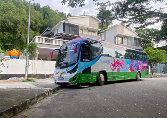 Bayan Lepas Villa | 15PAX 3 BR, Kids Swimming Pool, Pool table, BBQ near Spice ARENA, Airport Penang