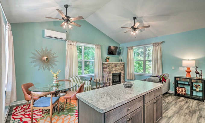 Brodheadsville Cabaña | Fire Pit & Creek Access: Poconos Cottage