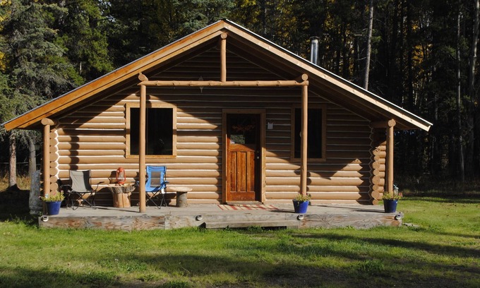 Dease Lake Cabina | 3 BD Family Off Grid Log Cabin Wilderness Getaway