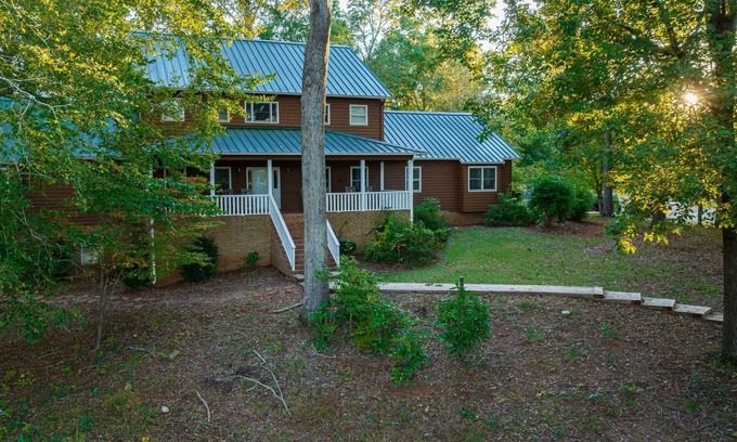 White Plains Cabina | El Lundy Creek Lodge